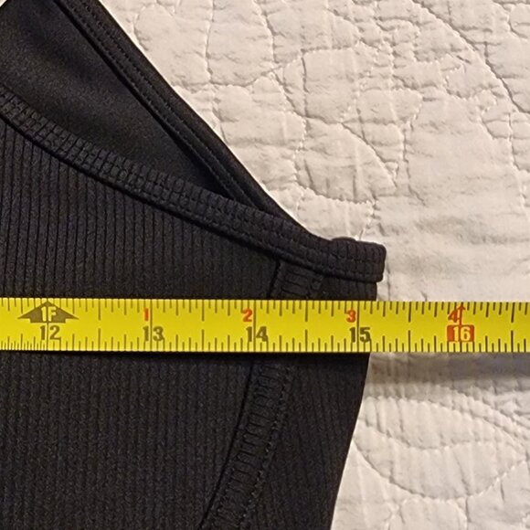 ALO Yoga Ribbed Airlift Enchanted Bra Tank Size M Black EUC - Picture 8 of 12